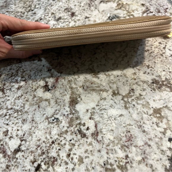 MICHAEL KORS WOMENS BEIGE LEATHER MEDIUM WALLET ZIP AROUND 4” X 8” - Picture 5 of 10